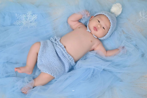 新沂宝宝吐奶黄色 新沂宝宝吐奶黄色